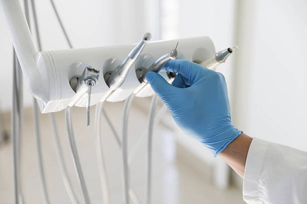 Professional Tooth Extraction technician working in Du Quoin, IL